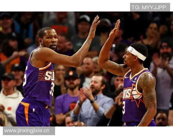 普理查德谈低迷状态下如何通过助攻抢断和篮板帮助队友