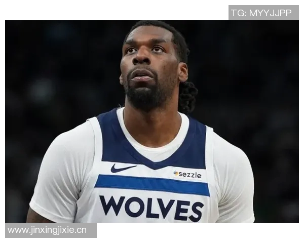 稳定发挥麦克丹尼尔斯半场高效表现助球队争胜